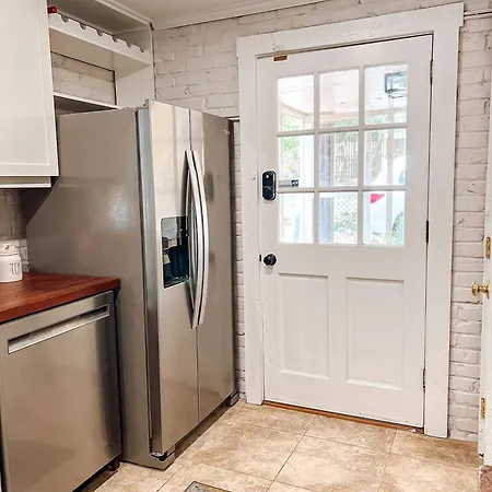 2 Blocks To Riverfront | 48